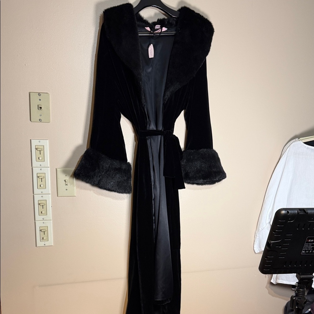 Victoria's Secret Black Velvet Robe with Faux Fur Trim